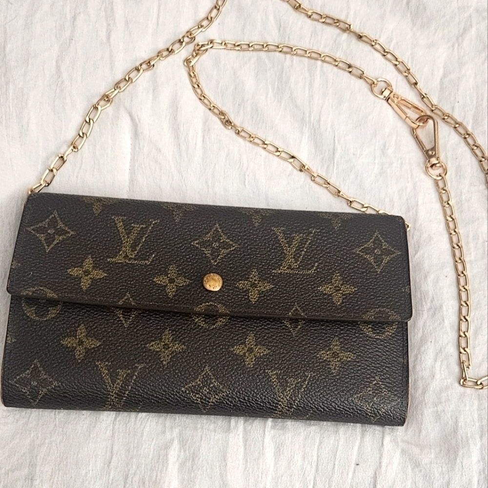 Louis Vuitton Vintage International  Monogram Wallet W Gold Chain & Pouch EUC - Picture 2 of 9